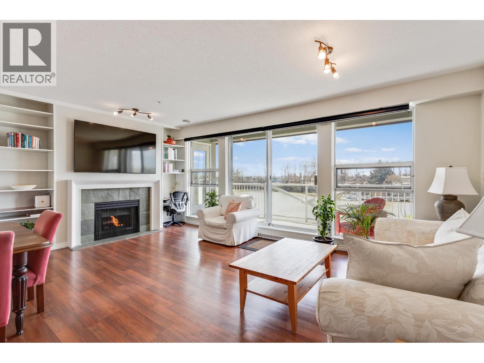 306 1820 E Kent Avenue South, Vancouver, British Columbia  V5P 2S7 - Photo 2 - R3106102