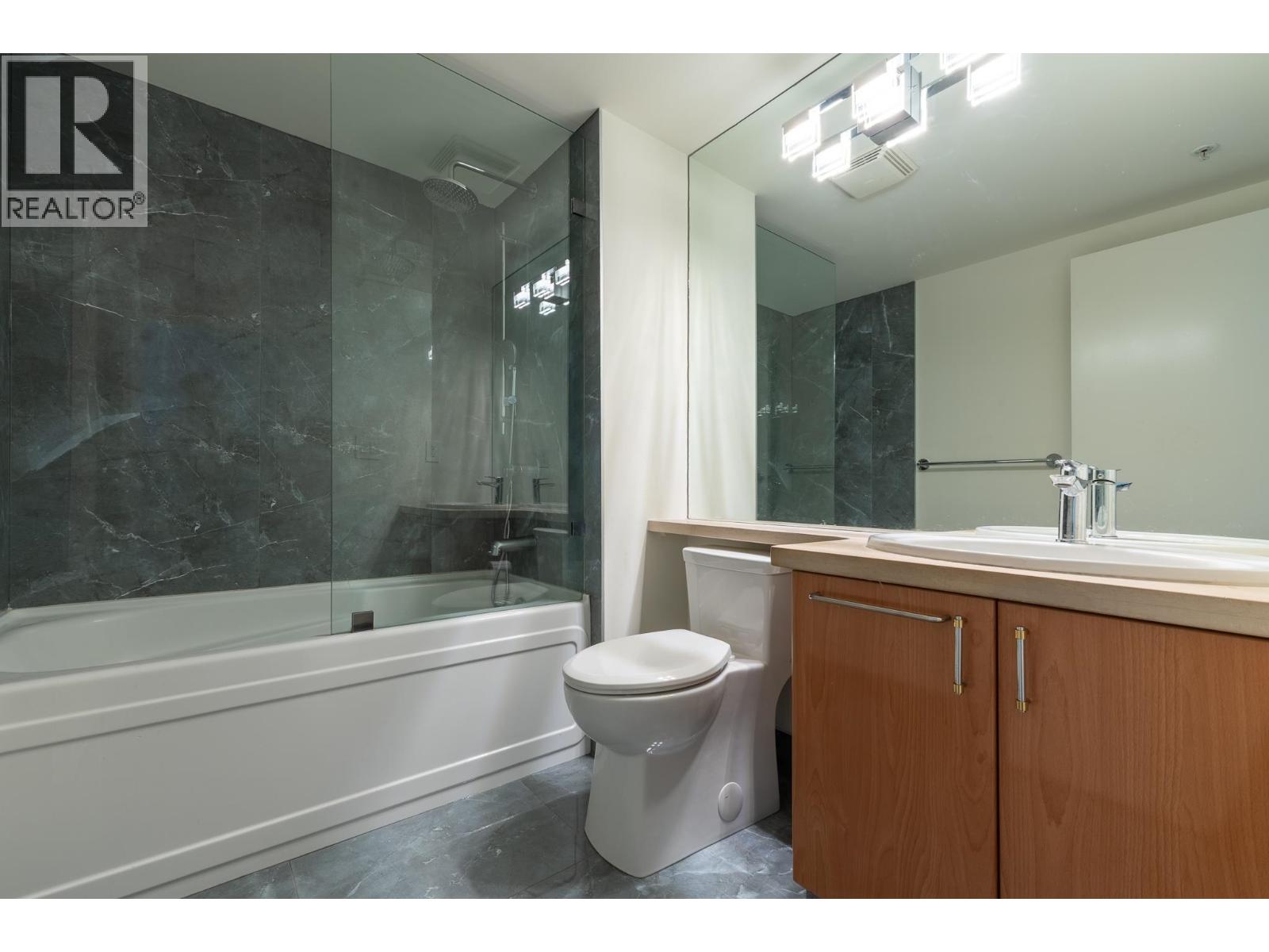 1605 193 Aquarius Mews, Vancouver, British Columbia  V6Z 2Z2 - Photo 14 - R3106133