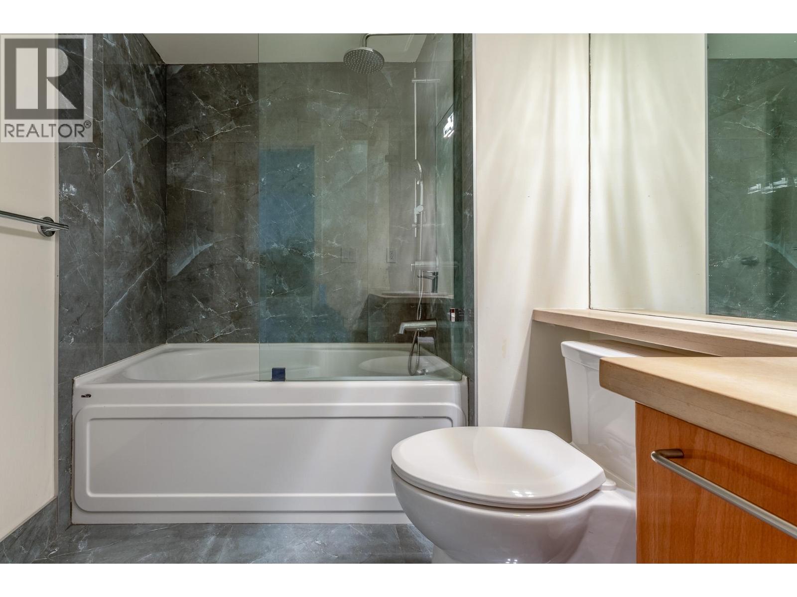 1605 193 Aquarius Mews, Vancouver, British Columbia  V6Z 2Z2 - Photo 15 - R3106133