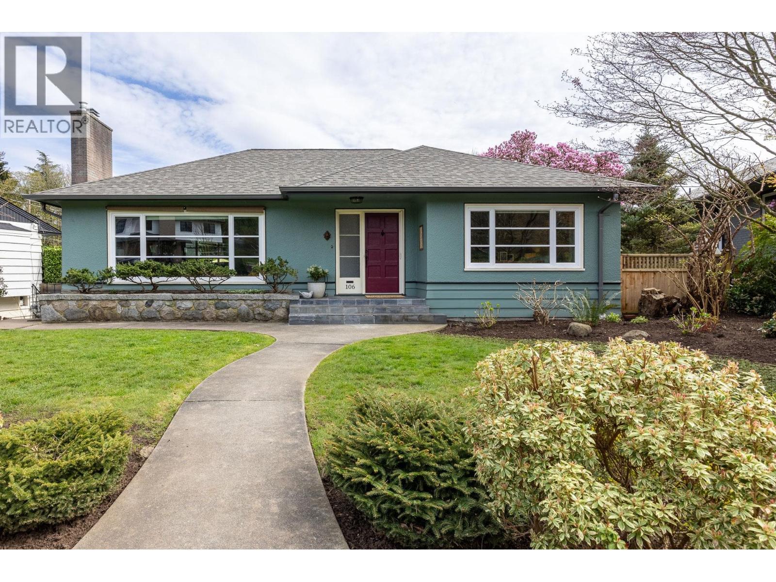 106 COLLEGE COURT, New Westminster, British Columbia