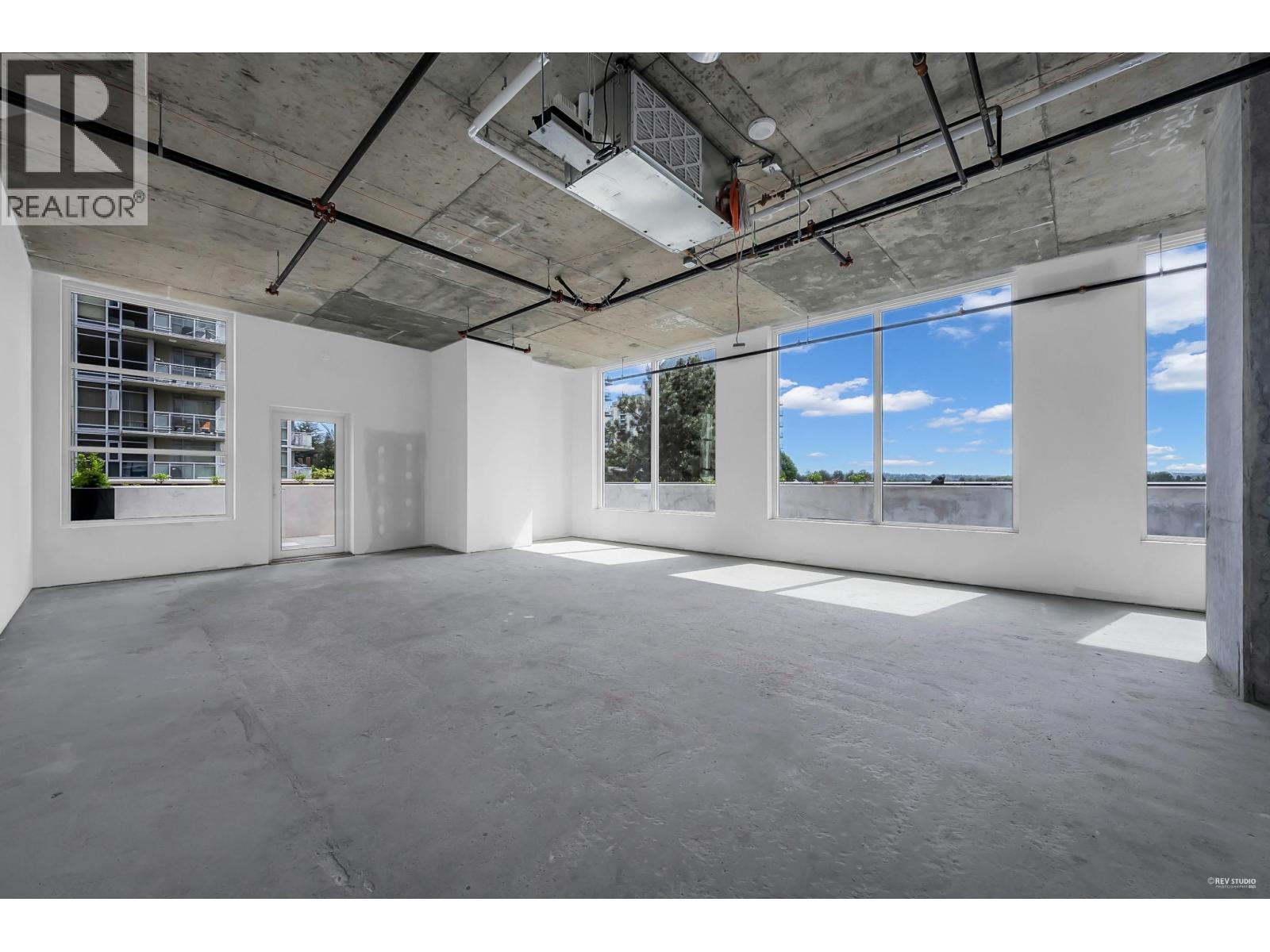 405 2992 Glen Drive, Coquitlam, British Columbia  V3B 0V2 - Photo 4 - C8077521