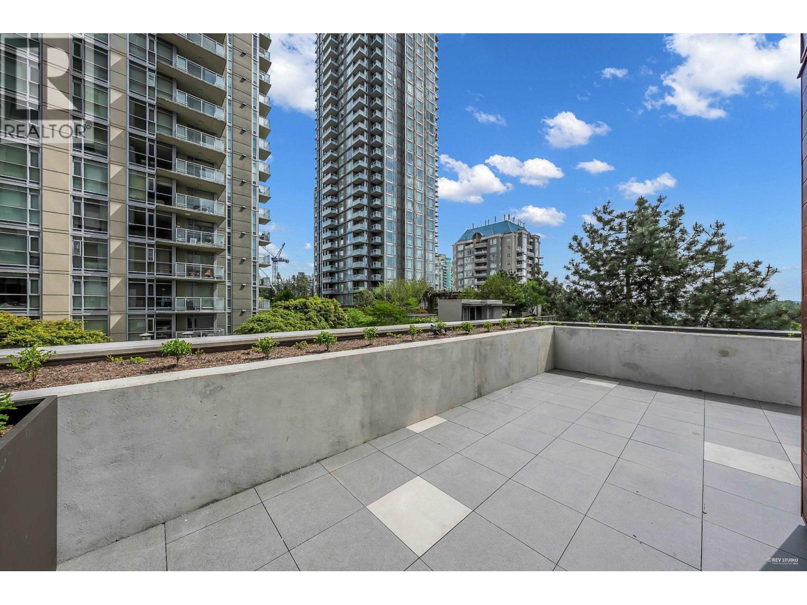 405 2992 Glen Drive, Coquitlam, British Columbia  V3B 0V2 - Photo 6 - C8077521