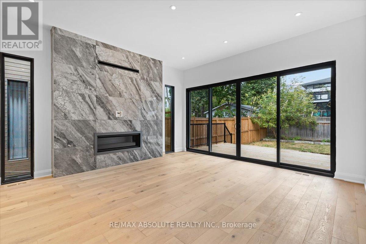 515 Roosevelt Avenue, Ottawa, Ontario  K2A 1Z9 - Photo 7 - X12947864