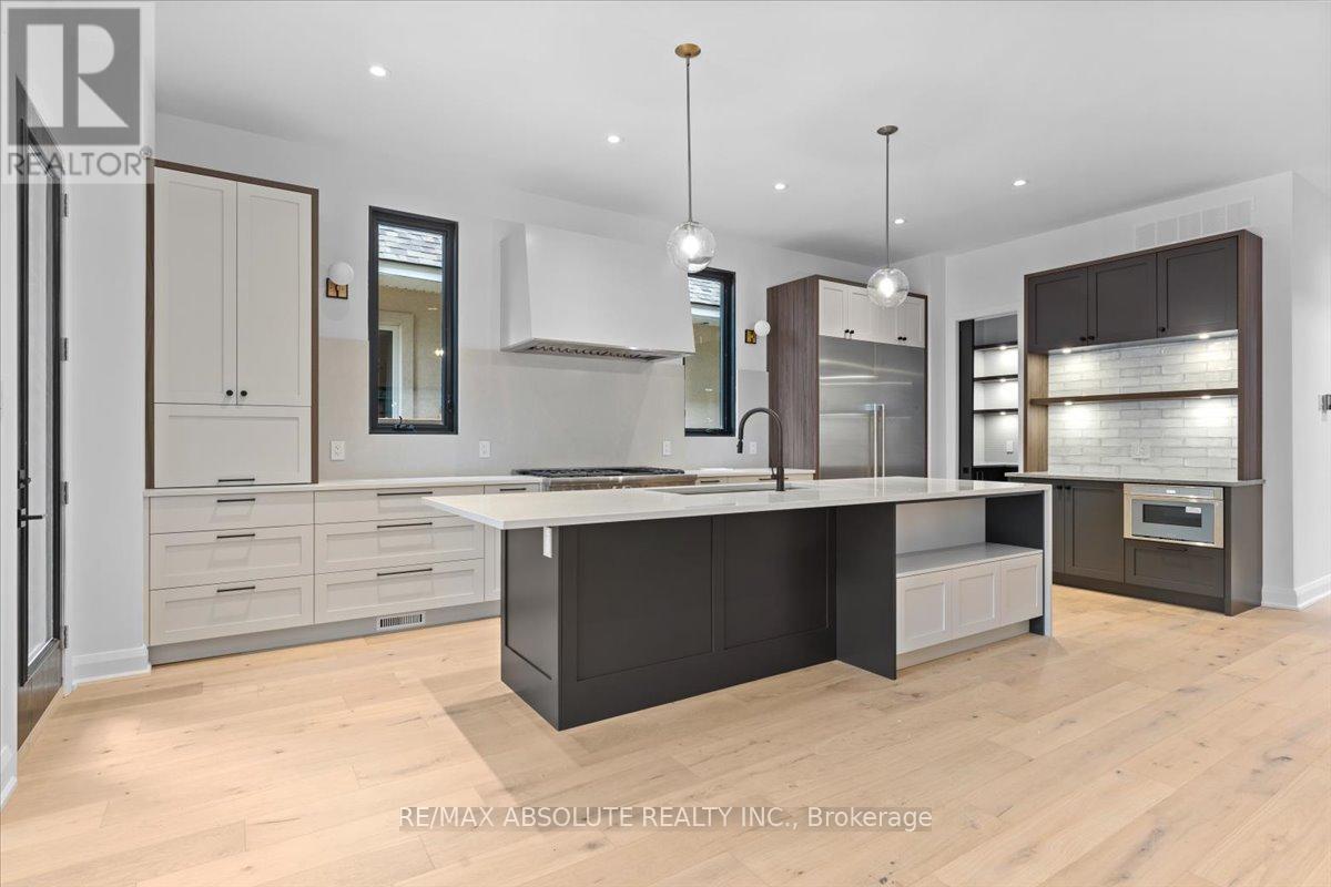 515 Roosevelt Avenue, Ottawa, Ontario  K2A 1Z9 - Photo 8 - X12947864