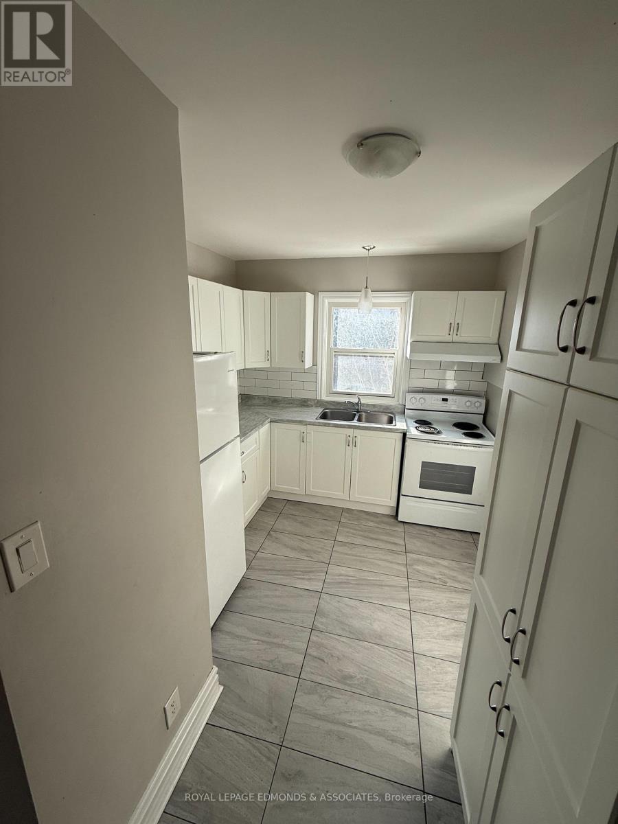 329 Richelieu Avenue, Ottawa, Ontario  K1L 6J7 - Photo 4 - X12947774