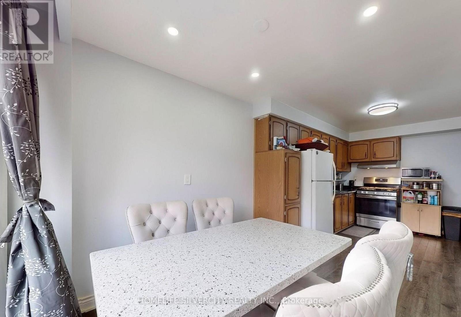 8 - 7033 Netherbrae Road, Mississauga, Ontario  L4T 2W2 - Photo 5 - W12942016