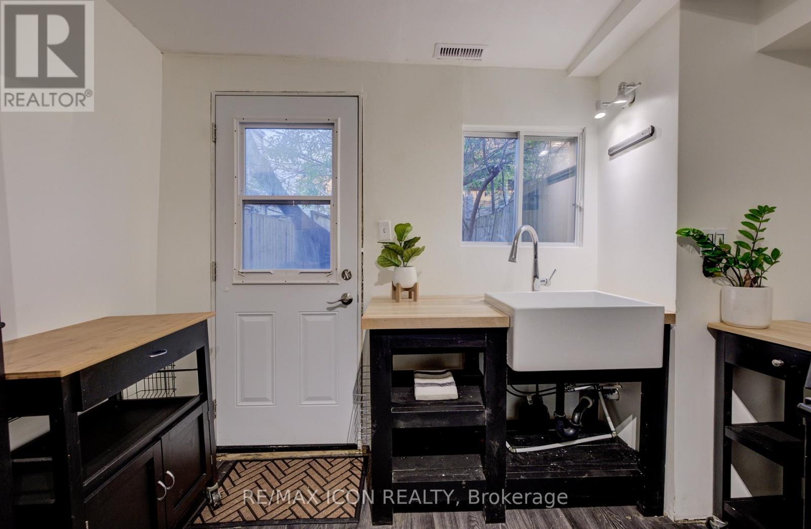 898 Eastern Avenue, Toronto, Ontario  M4L 1A4 - Photo 13 - E12947794