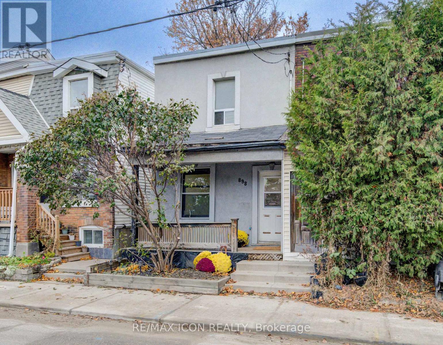 898 Eastern Avenue, Toronto, Ontario  M4L 1A4 - Photo 3 - E12947794