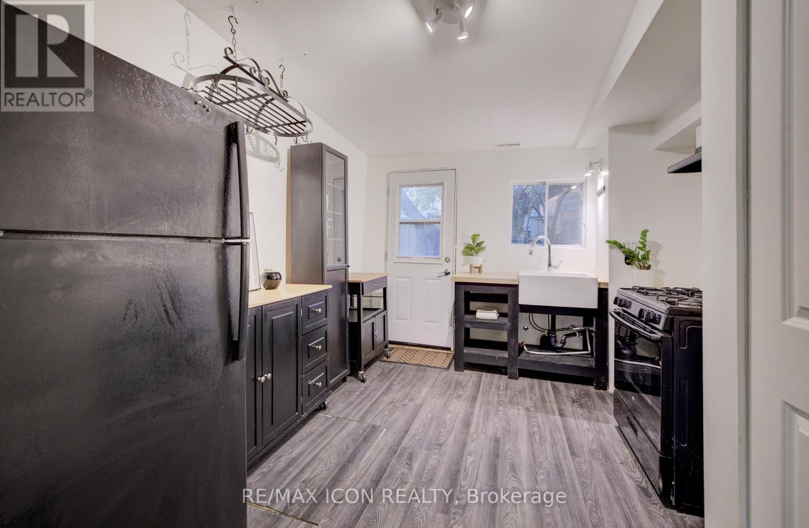 898 Eastern Avenue, Toronto, Ontario  M4L 1A4 - Photo 9 - E12947794