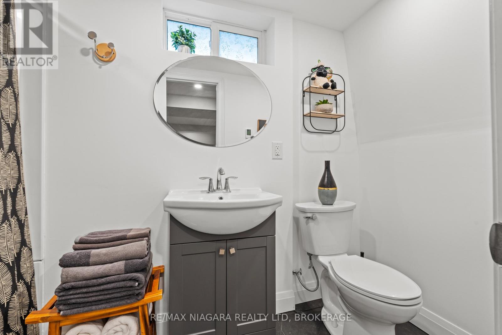 7 Garrison Village Drive, Niagara-On-The-Lake, Ontario  L0S 1J0 - Photo 21 - X12947818