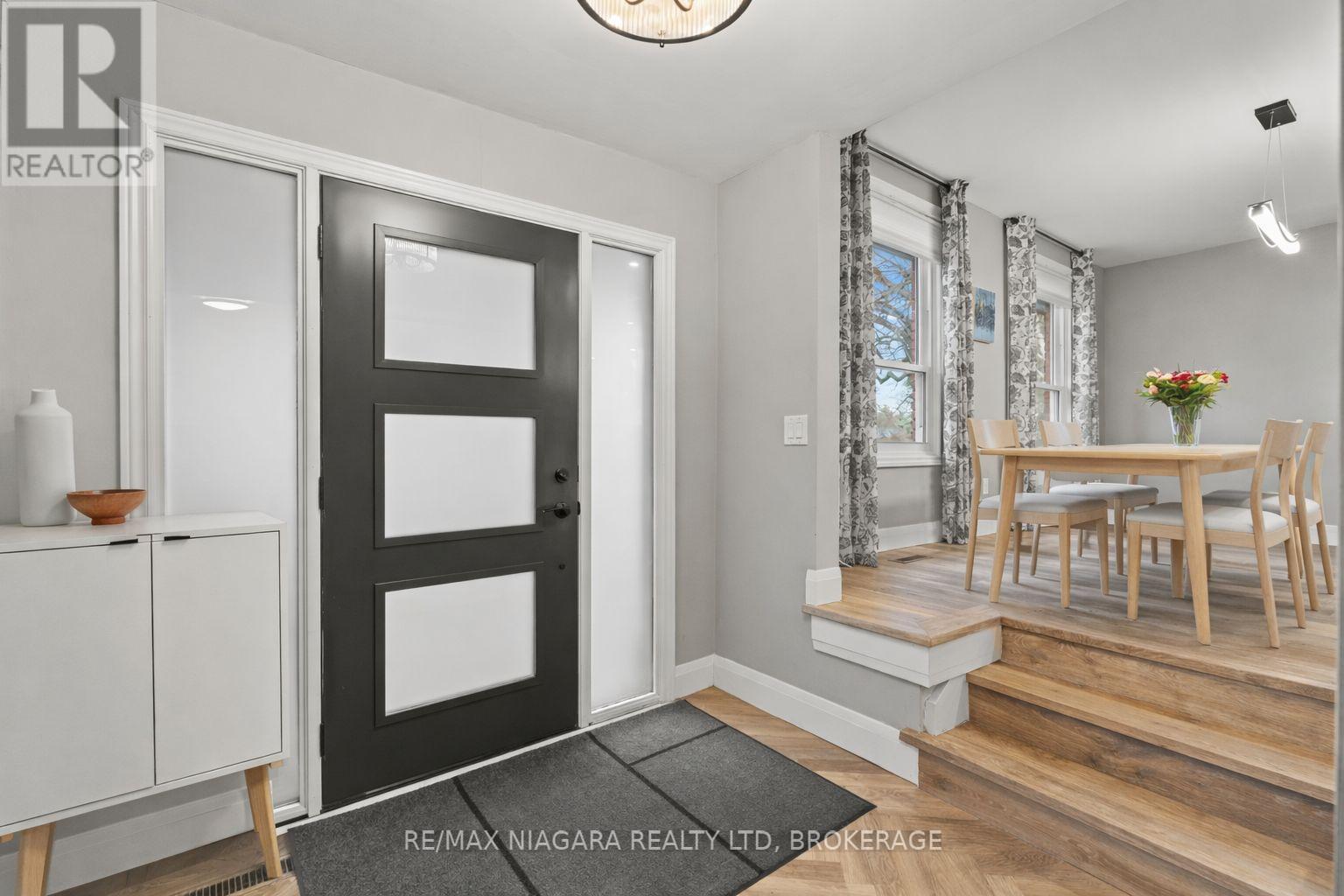 7 Garrison Village Drive, Niagara-On-The-Lake, Ontario  L0S 1J0 - Photo 22 - X12947818