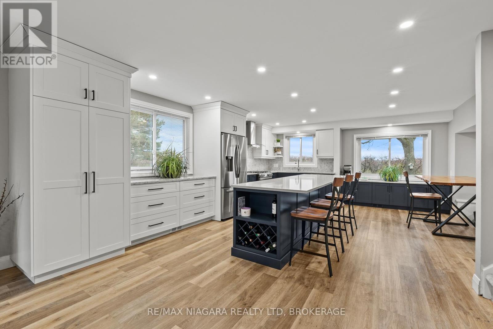 7 Garrison Village Drive, Niagara-On-The-Lake, Ontario  L0S 1J0 - Photo 5 - X12947818