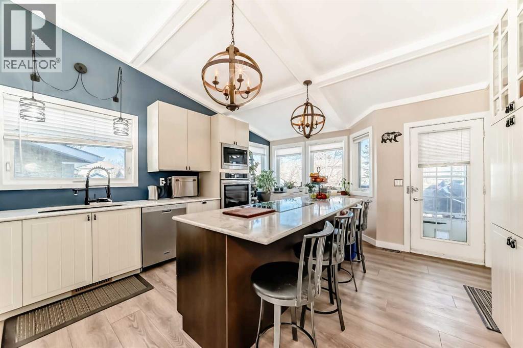 1328 Meadowbrook Drive SE, Airdrie, Alberta  T4A 2A3 - Photo 11 - A2286730