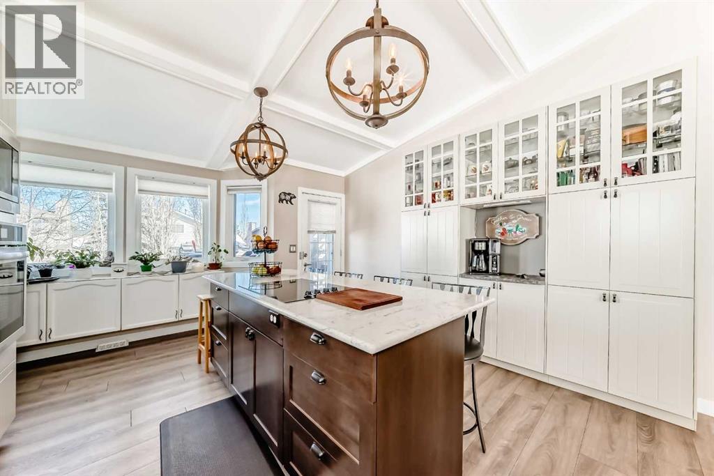 1328 Meadowbrook Drive SE, Airdrie, Alberta  T4A 2A3 - Photo 7 - A2286730