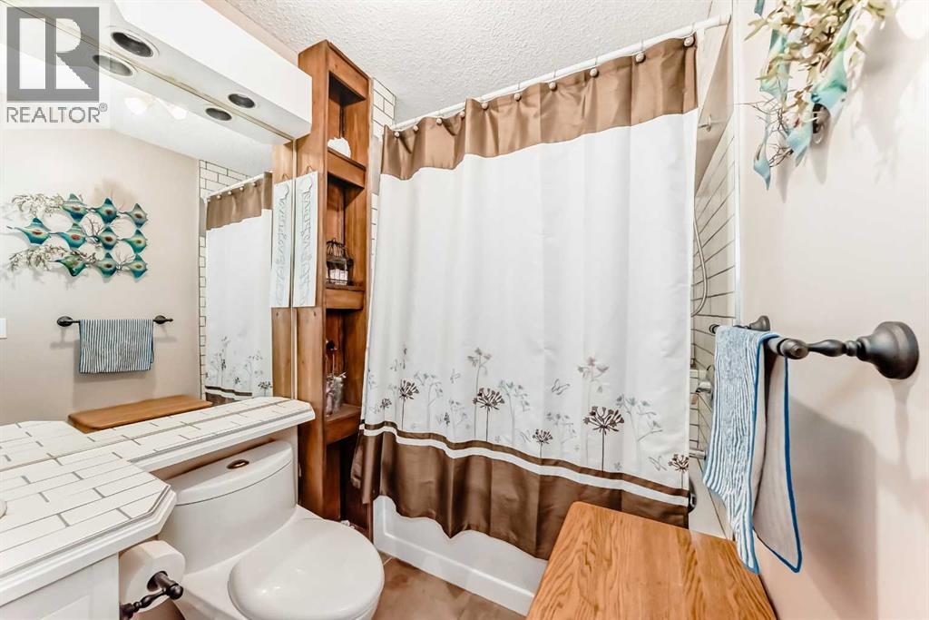 1328 Meadowbrook Drive SE, Airdrie, Alberta  T4A 2A3 - Photo 21 - A2286730