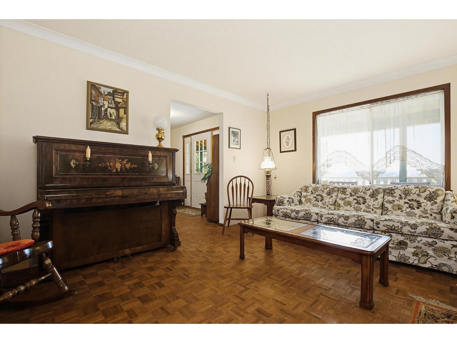 30199 Silverdale Avenue, Mission, British Columbia  V4S 1H2 - Photo 8 - R3105769