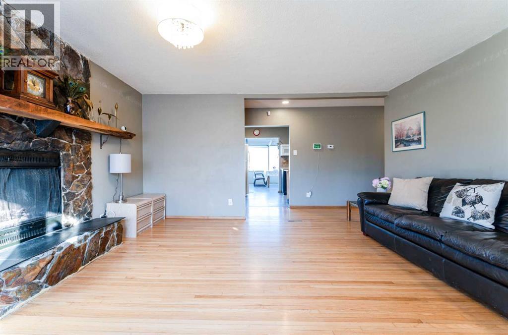 2018 Cottonwood Crescent SE, Calgary, Alberta  T2B 1T1 - Photo 2 - A2295913