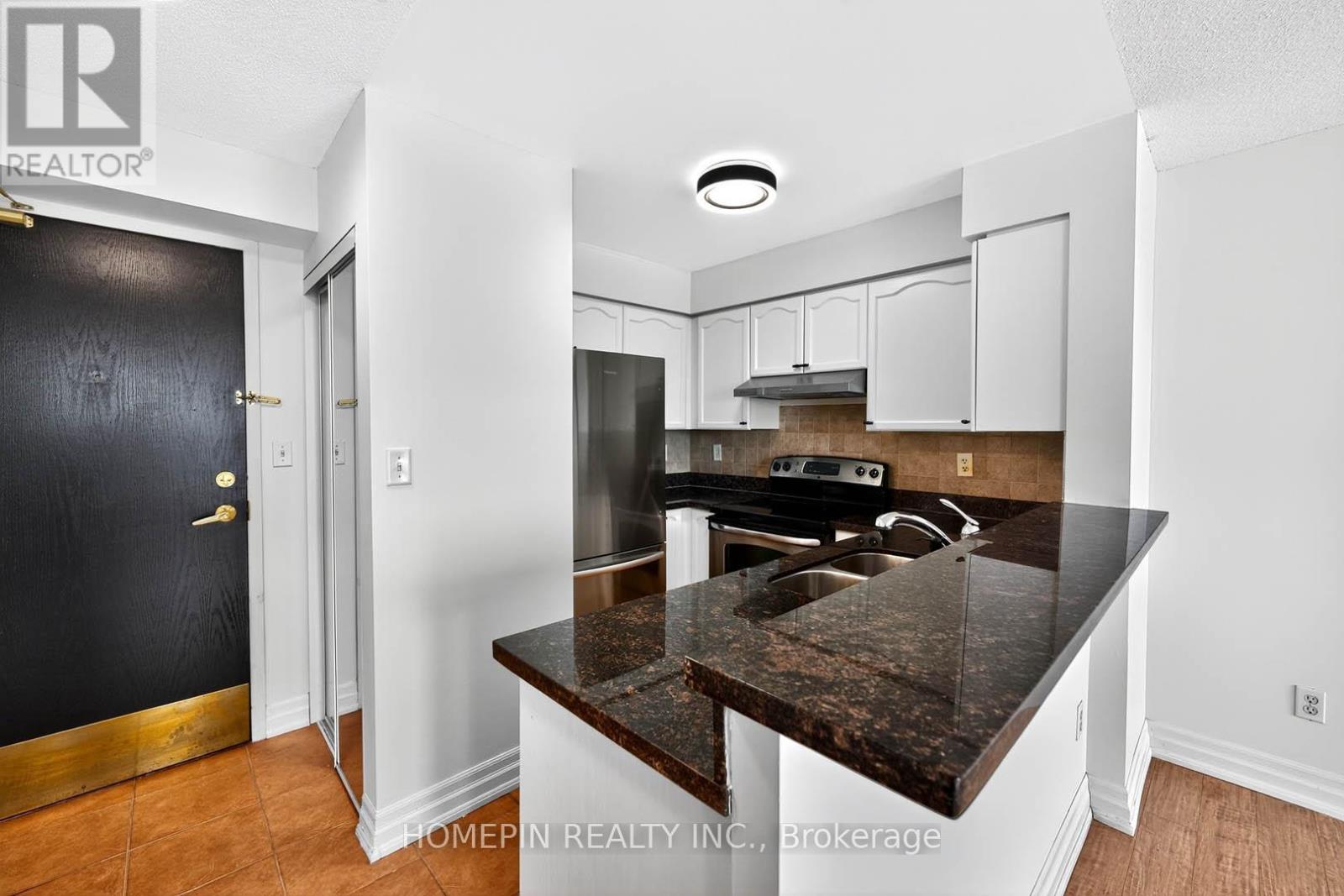 1103 - 39 Oneida Crescent, Richmond Hill, Ontario  L4B 4T9 - Photo 11 - N12947830