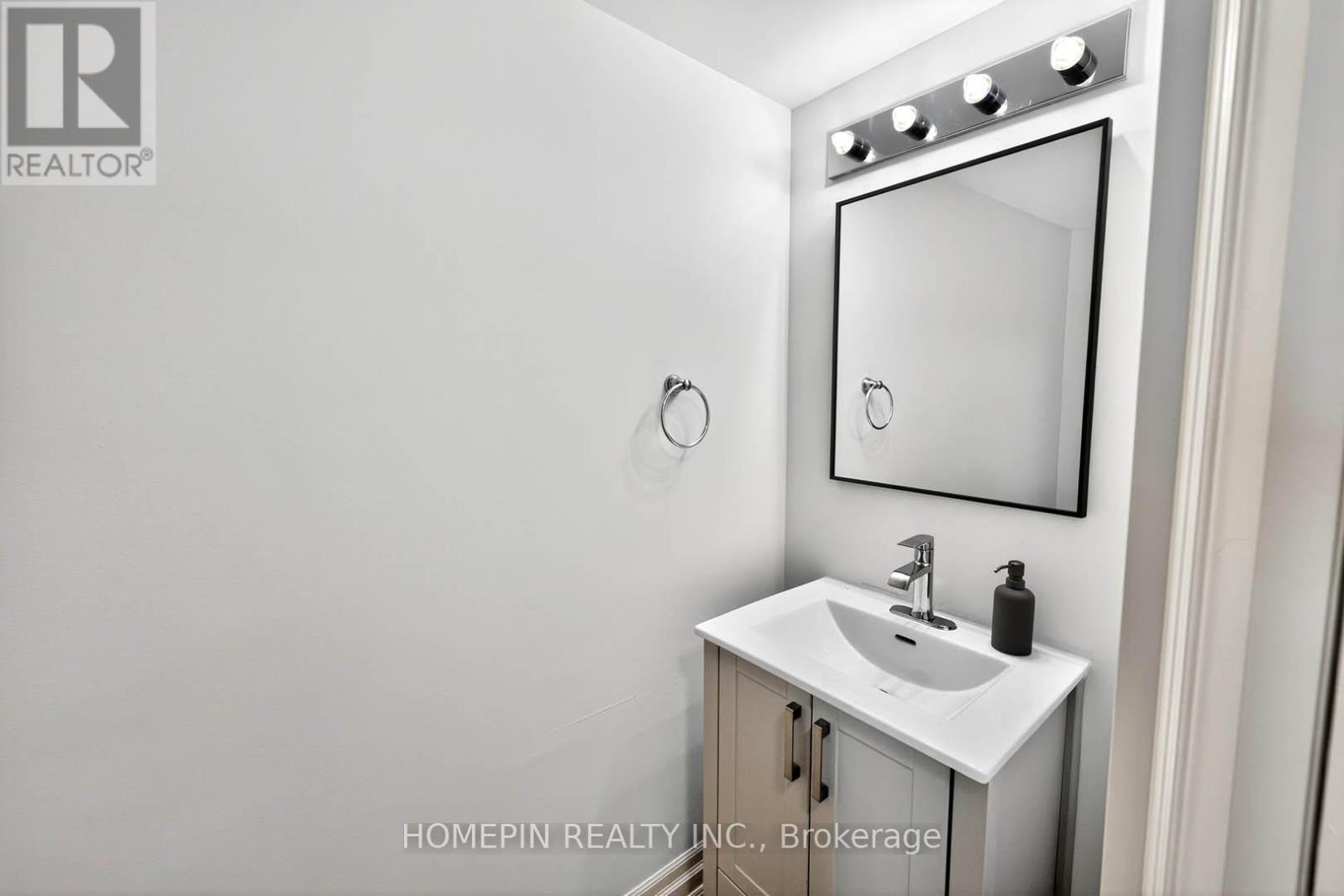 1103 - 39 Oneida Crescent, Richmond Hill, Ontario  L4B 4T9 - Photo 14 - N12947830