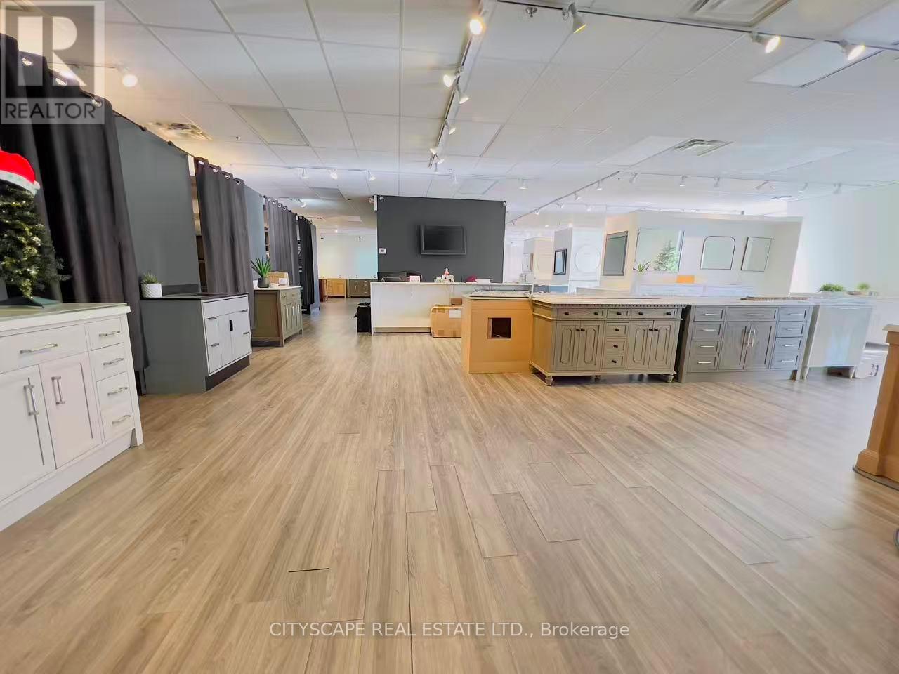 102 - 100 Steelcase Road E, Markham, Ontario  L3R 1E8 - Photo 2 - N12947834