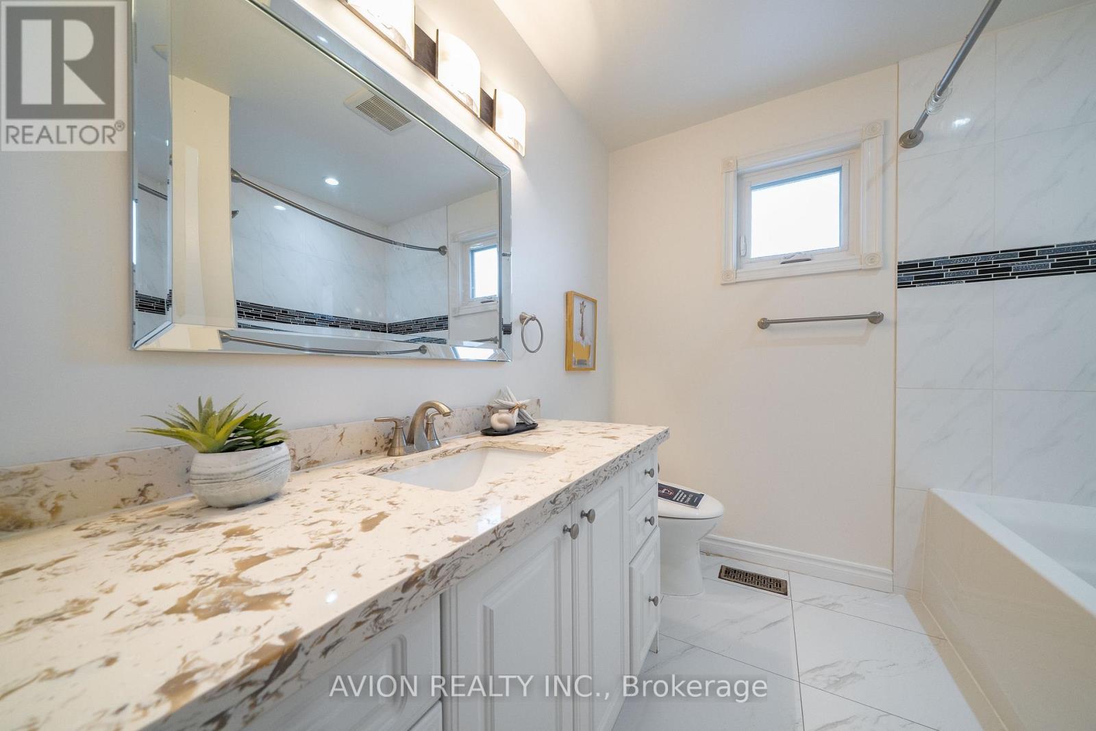 90 Penny Crescent, Markham, Ontario  L3P 5X6 - Photo 31 - N12947850