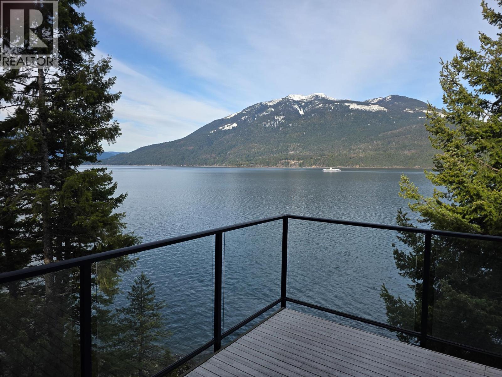 17222 Pilot Bay Road, Kootenay Bay, British Columbia  V0B 1E0 - Photo 12 - 10381328