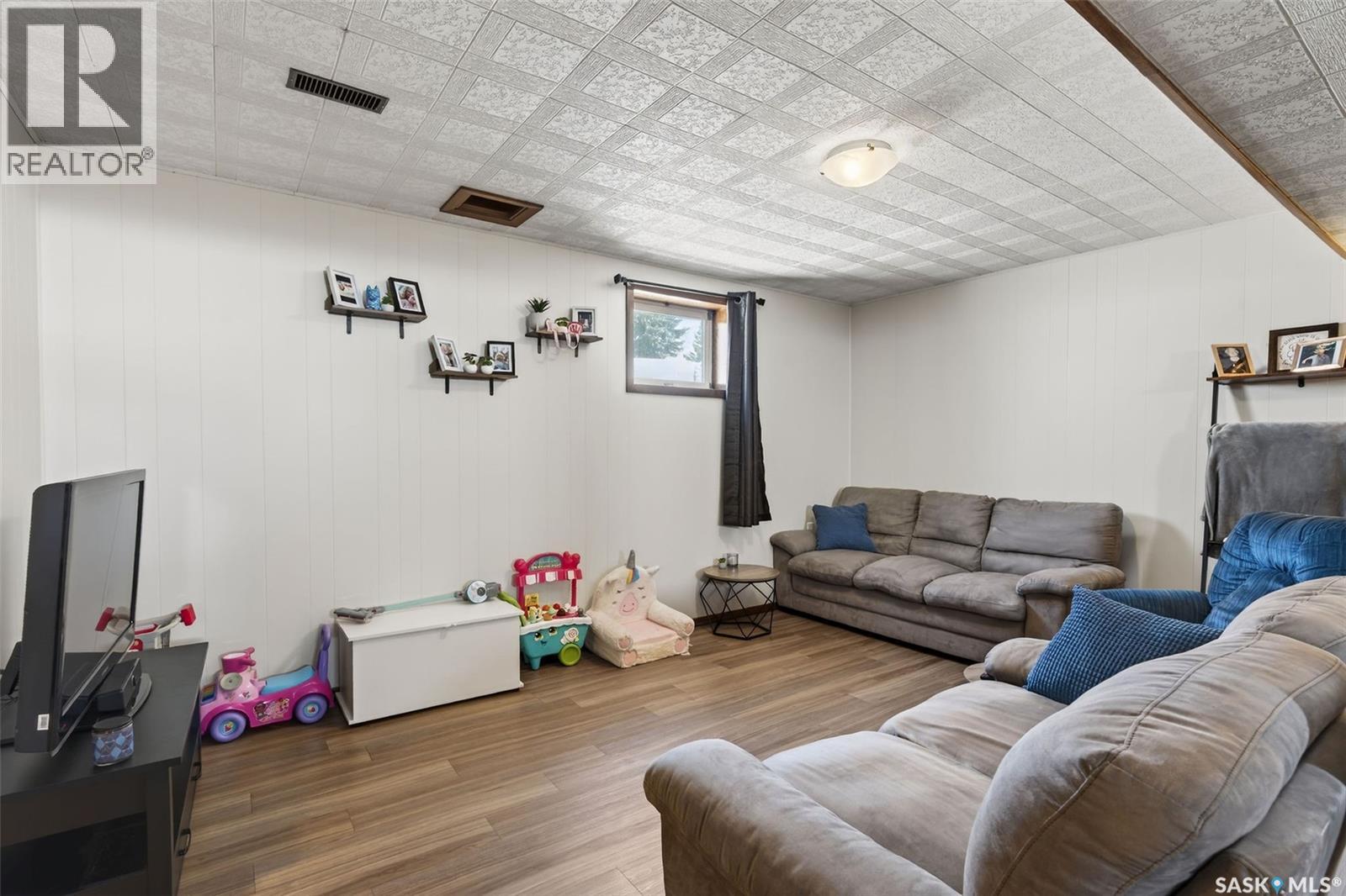 105 4th Avenue N, St. Brieux, Saskatchewan  S0K 3V0 - Photo 38 - SK031811