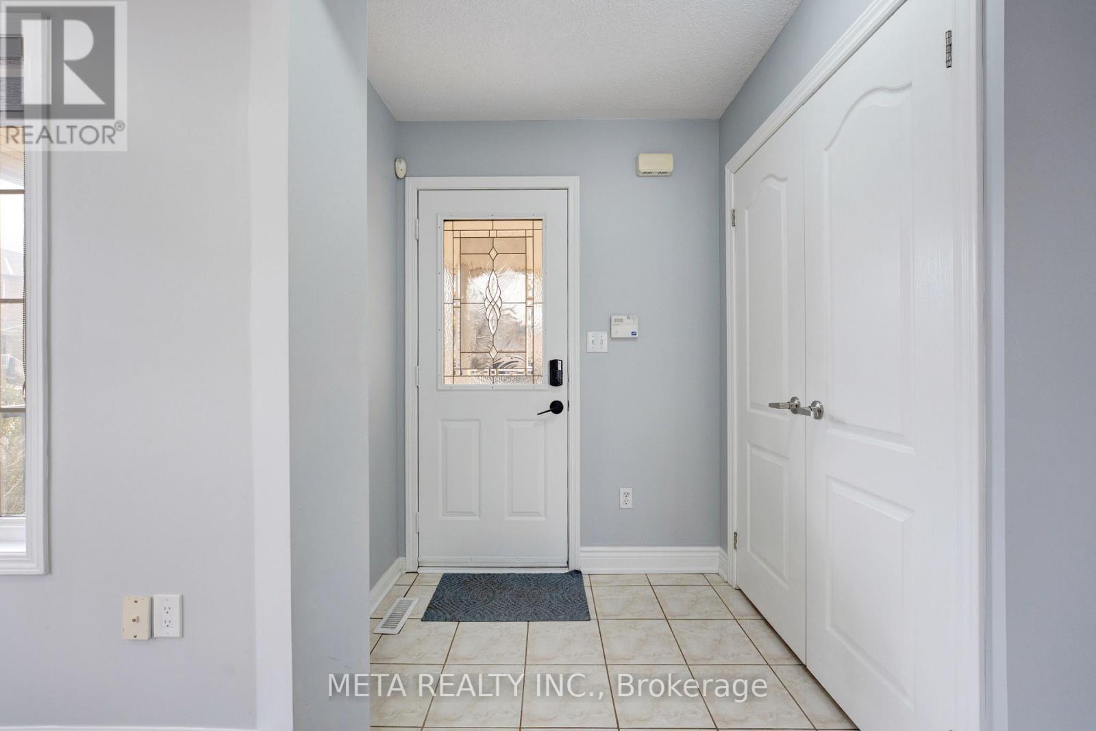 59 Brunswick Street, Brampton, Ontario  L6X 4Y4 - Photo 5 - W12905336