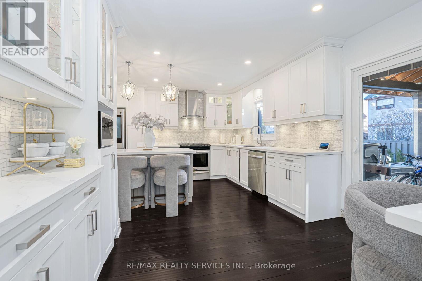 18 Creekview Court, Brampton, Ontario  L6Z 3Y2 - Photo 13 - W12947356