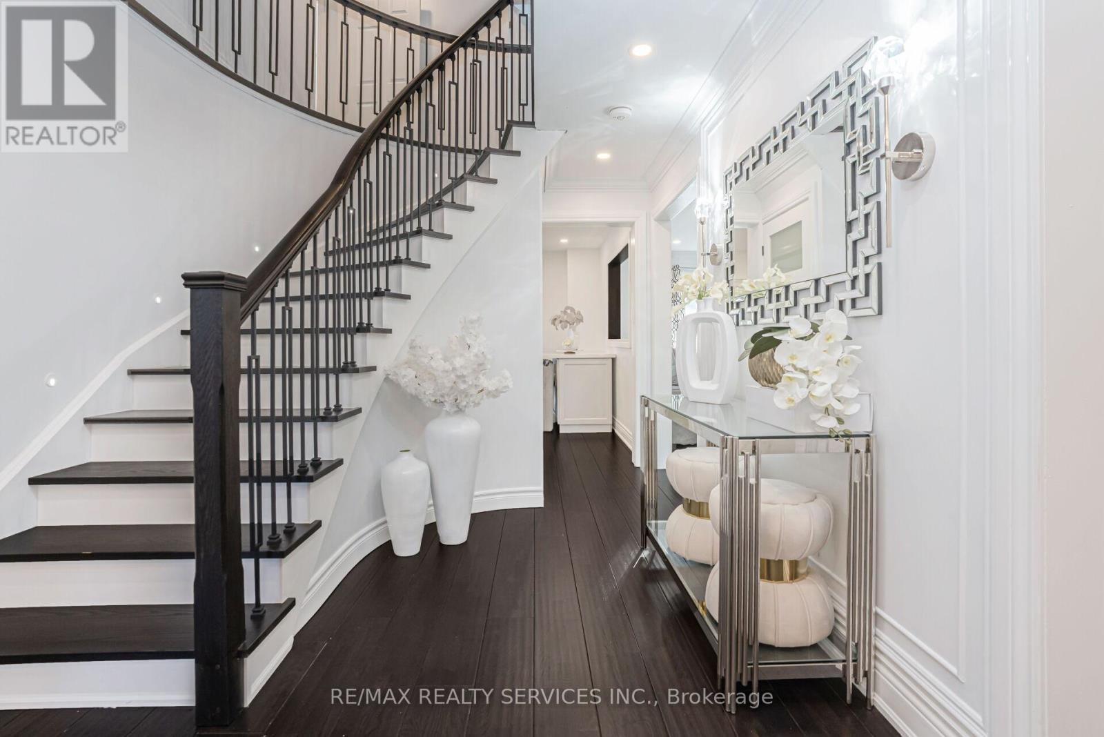 18 Creekview Court, Brampton, Ontario  L6Z 3Y2 - Photo 19 - W12947356