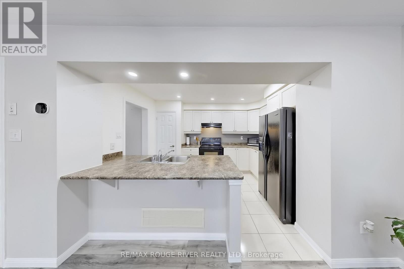 90 Suitor Court, Milton, Ontario  L9T 8R9 - Photo 11 - W12933674