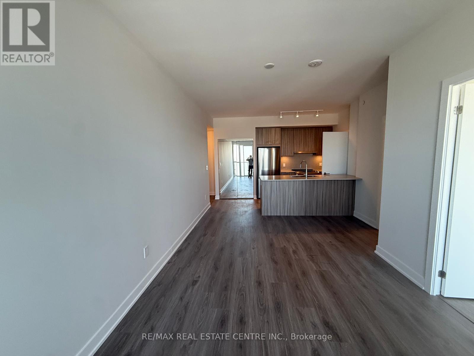 4301 - 430 Square One Drive, Mississauga, Ontario  L5B 0L6 - Photo 10 - W12947772