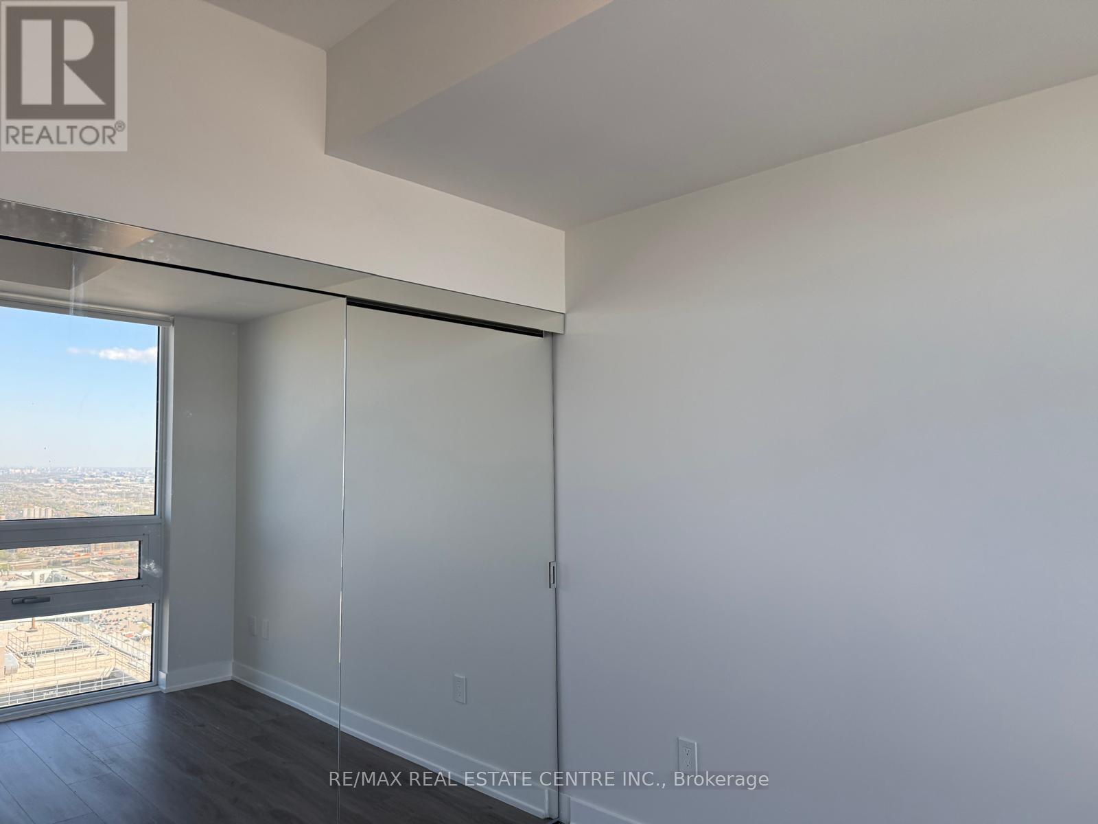 4301 - 430 Square One Drive, Mississauga, Ontario  L5B 0L6 - Photo 22 - W12947772