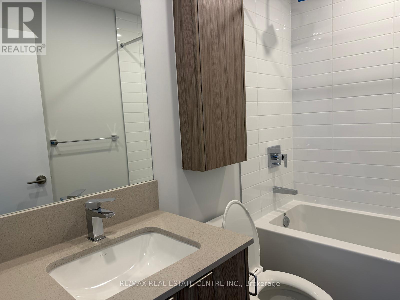 4301 - 430 Square One Drive, Mississauga, Ontario  L5B 0L6 - Photo 28 - W12947772