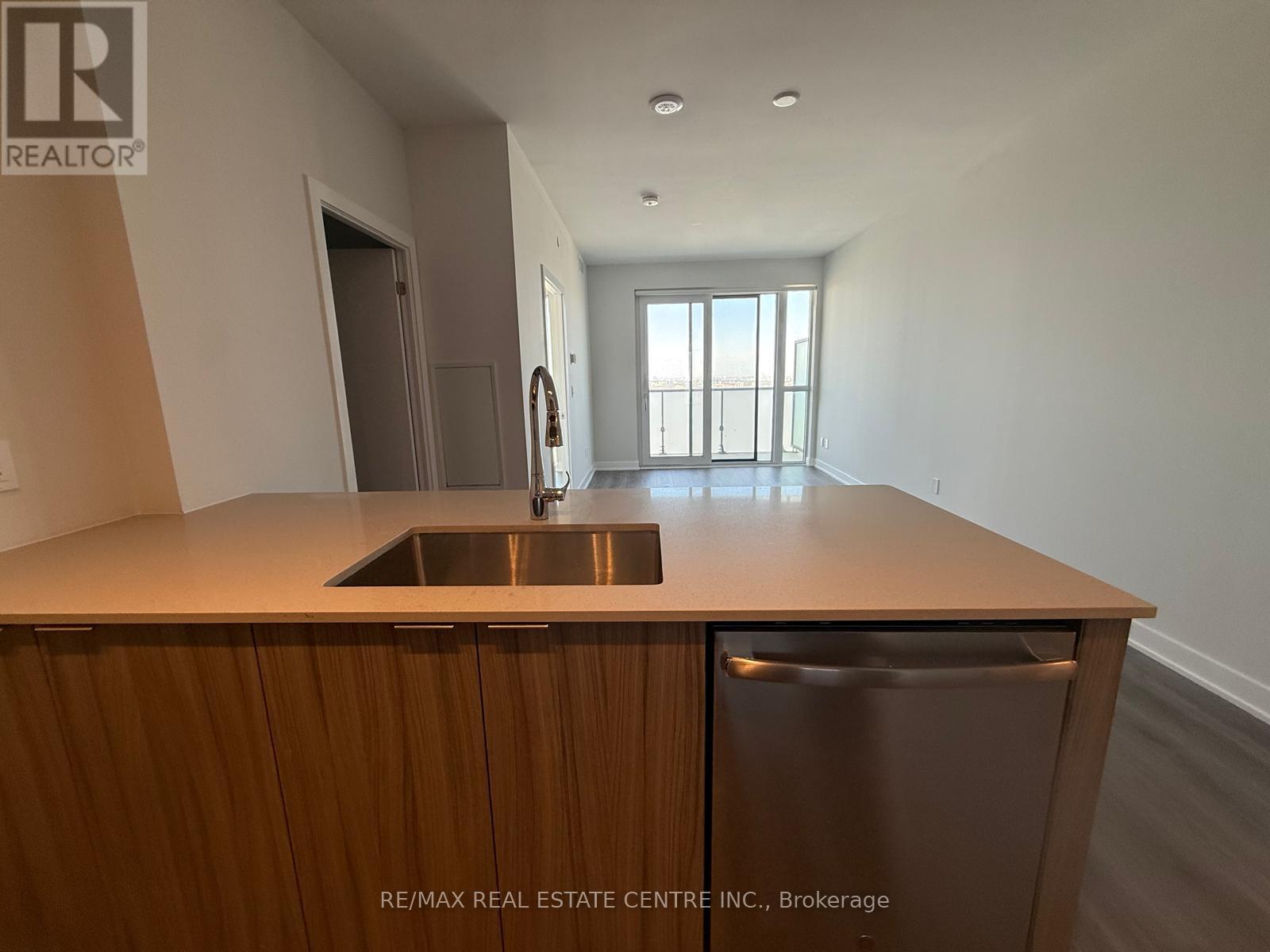 4301 - 430 Square One Drive, Mississauga, Ontario  L5B 0L6 - Photo 4 - W12947772