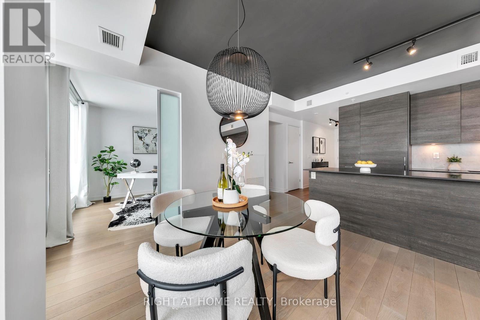 613 - 530 Indian Grove, Toronto, Ontario  M6P 0B3 - Photo 12 - W12947782