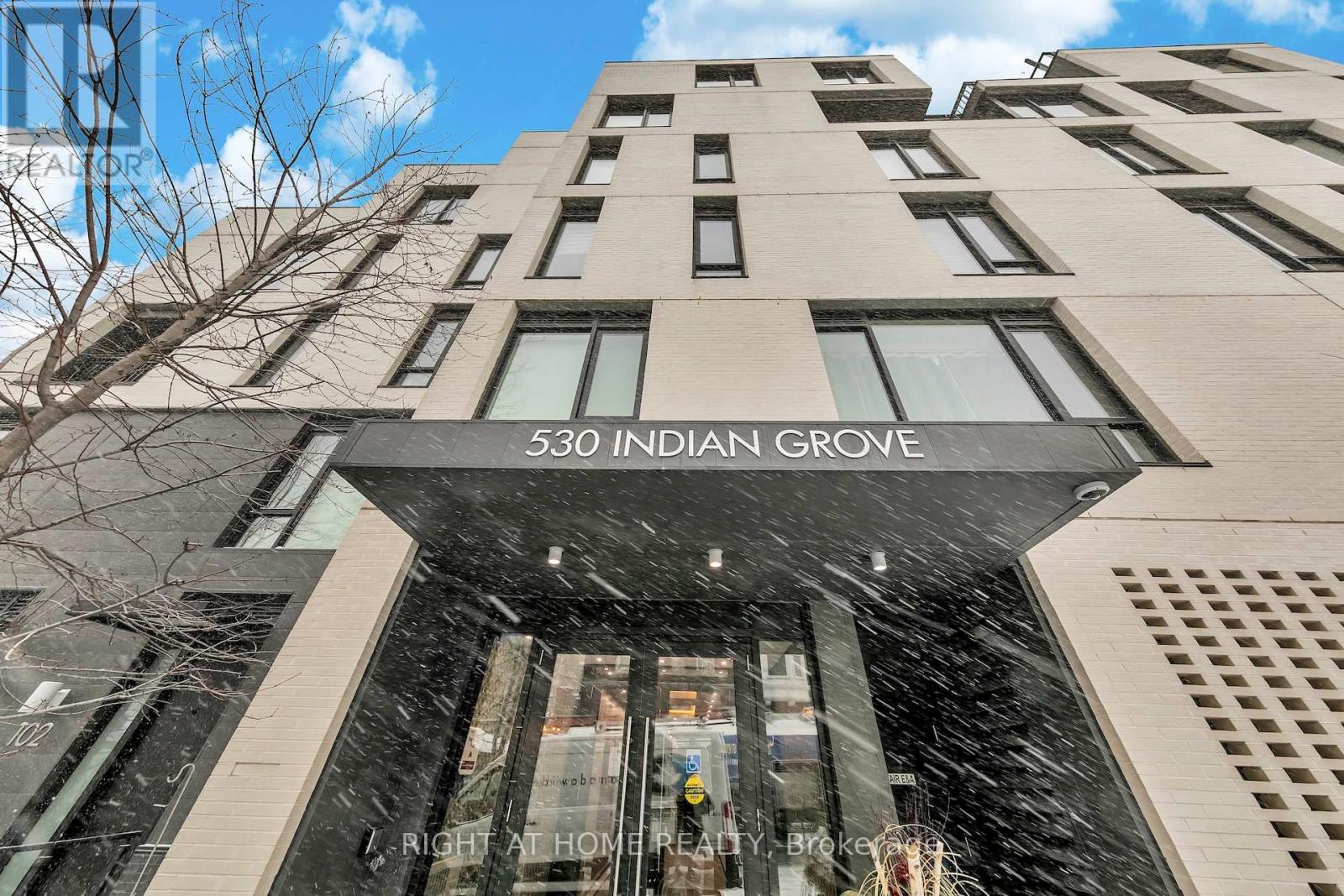 613 - 530 Indian Grove, Toronto, Ontario  M6P 0B3 - Photo 16 - W12947782