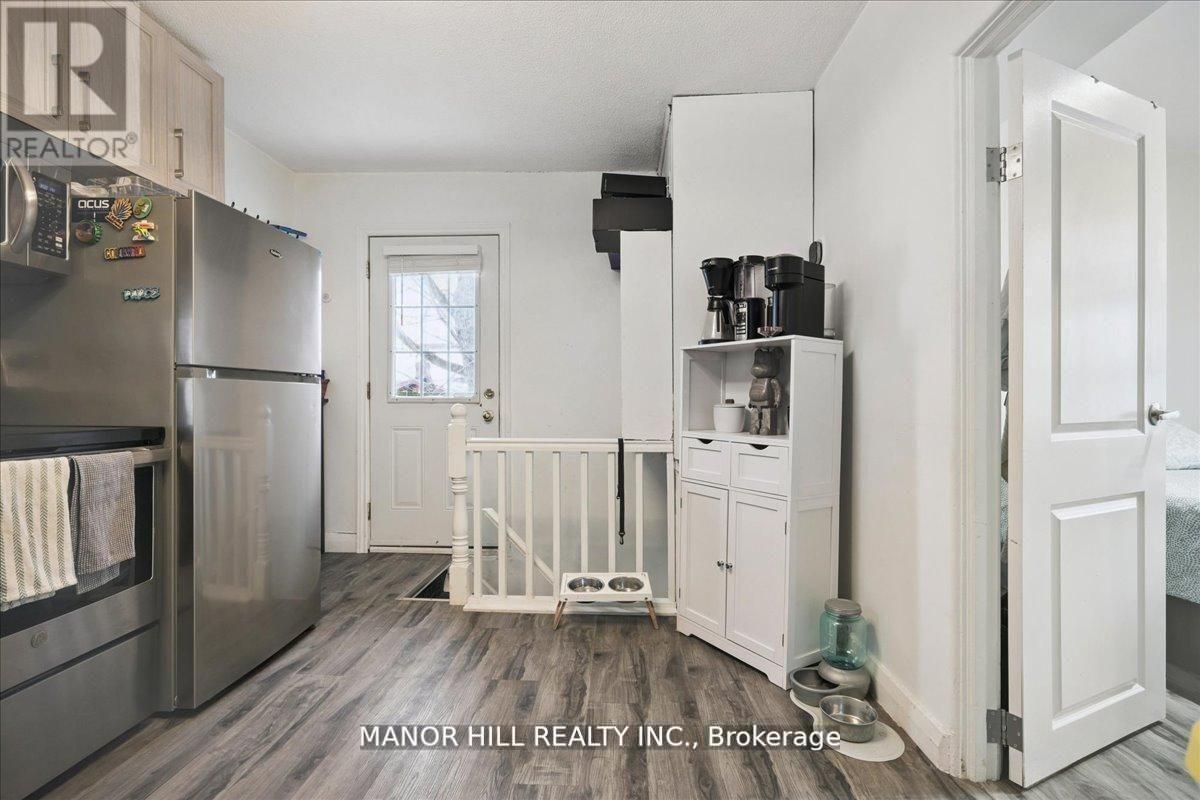 #2 - 929 Lakeshore Road E, Mississauga, Ontario  L5E 1E3 - Photo 4 - W12947806