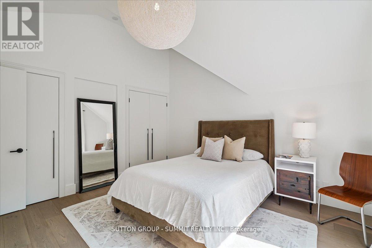 1100 Cedar Grove Boulevard, Oakville, Ontario  L6J 2C4 - Photo 32 - W12947808