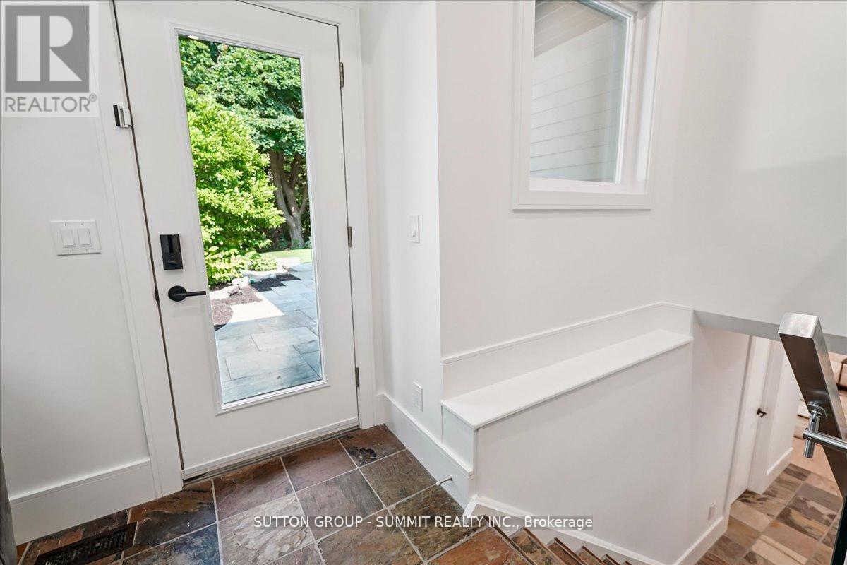 1100 Cedar Grove Boulevard, Oakville, Ontario  L6J 2C4 - Photo 36 - W12947808