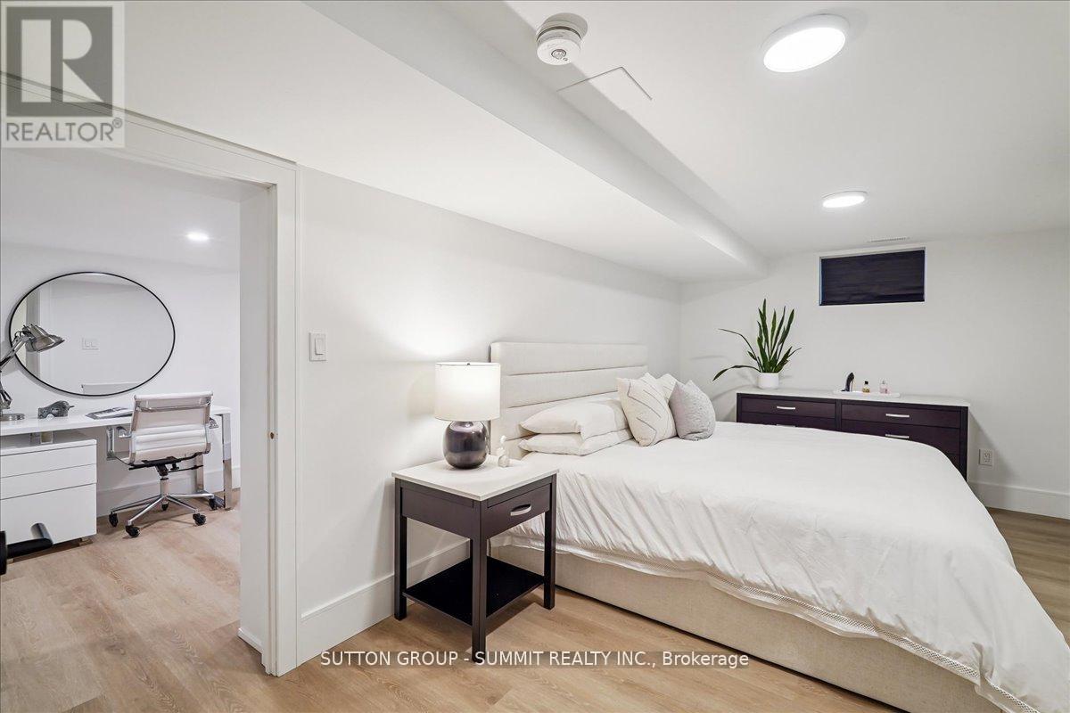 1100 Cedar Grove Boulevard, Oakville, Ontario  L6J 2C4 - Photo 39 - W12947808