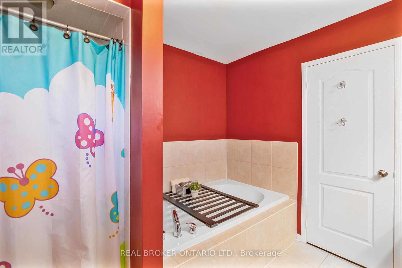 56 Lockheed Crescent, Brampton, Ontario  L7A 3G4 - Photo 23 - W12947842