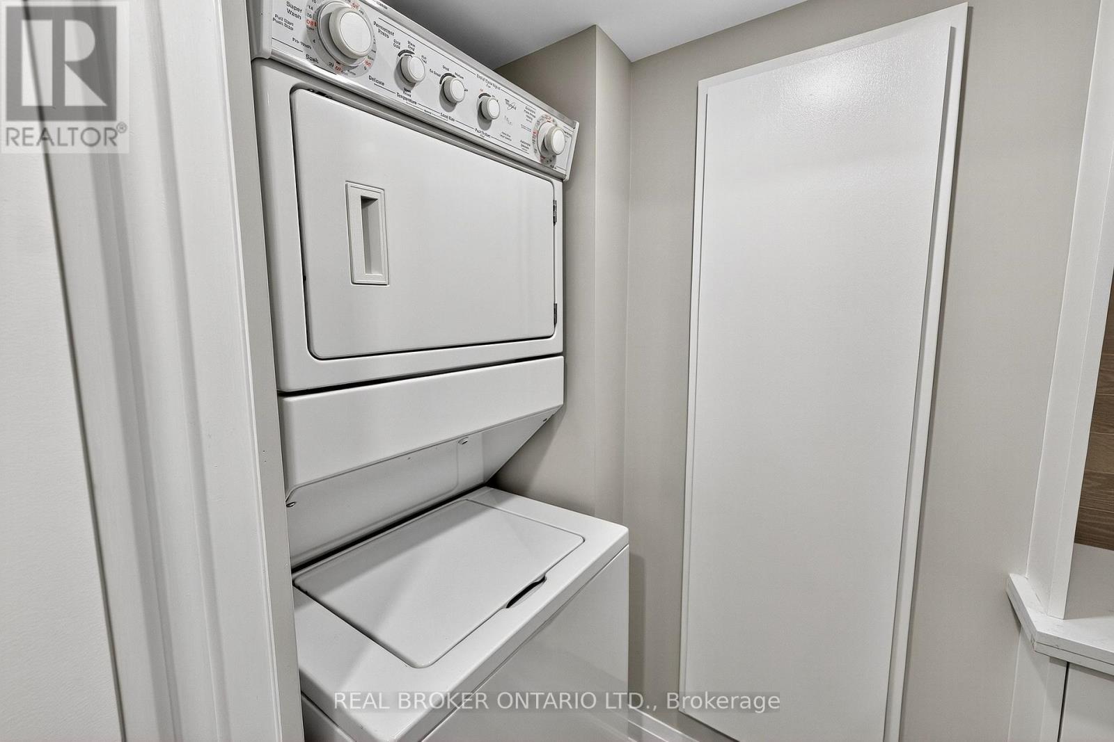 10 Essex Place, Brampton, Ontario  L6T 2A6 - Photo 36 - W12947856