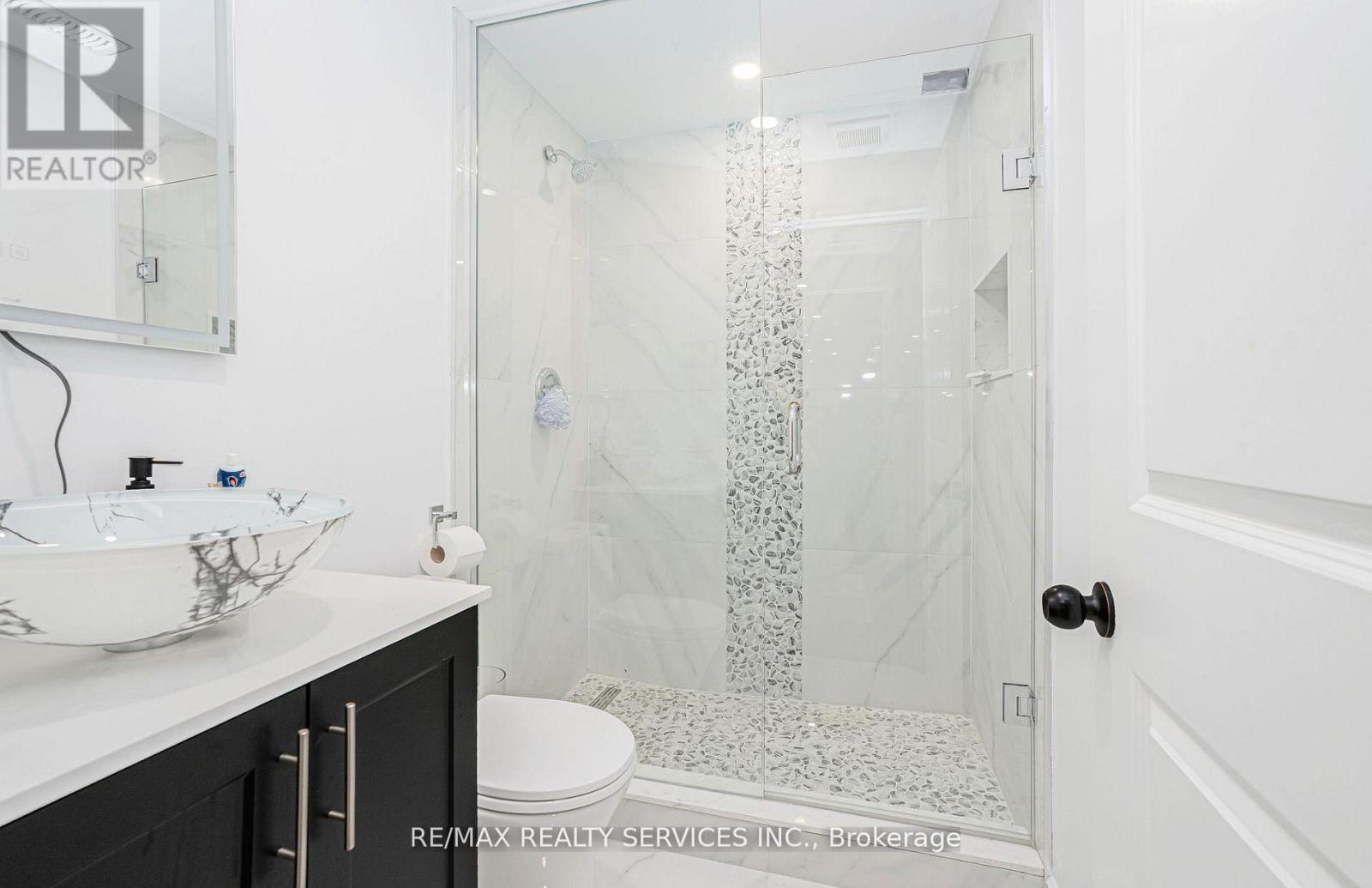 18 Creekview Court, Brampton, Ontario  L6Z 3Y2 - Photo 31 - W12947356