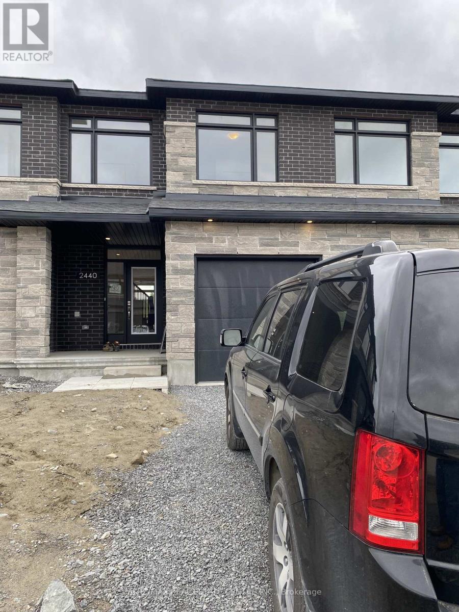 2440 GOLDHAWK ROAD, Ottawa, Ontario