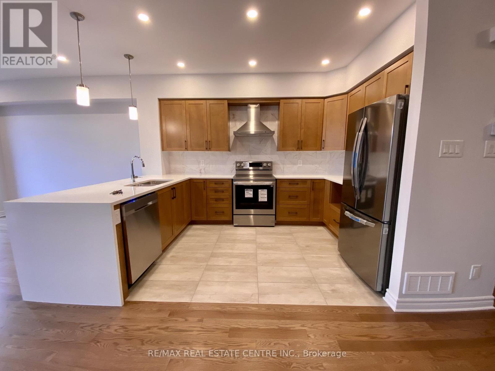 2440 Goldhawk Road, Ottawa, Ontario  K2S 2X7 - Photo 3 - X12947868