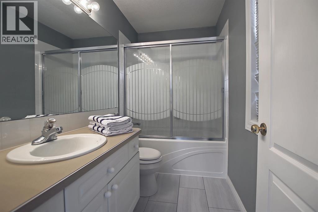 92 Prestwick Gardens SE, Calgary, Alberta  T2Z 3V4 - Photo 17 - A2286162