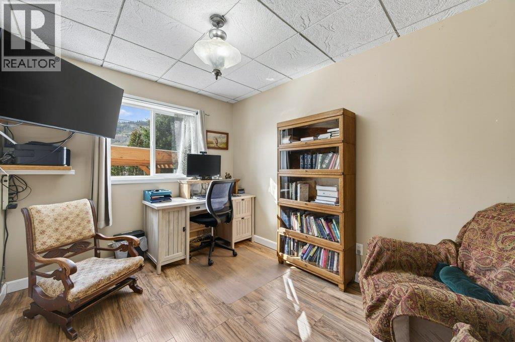 3021 Bank Road, Kamloops, British Columbia  V2B 6Z1 - Photo 9 - 10381236