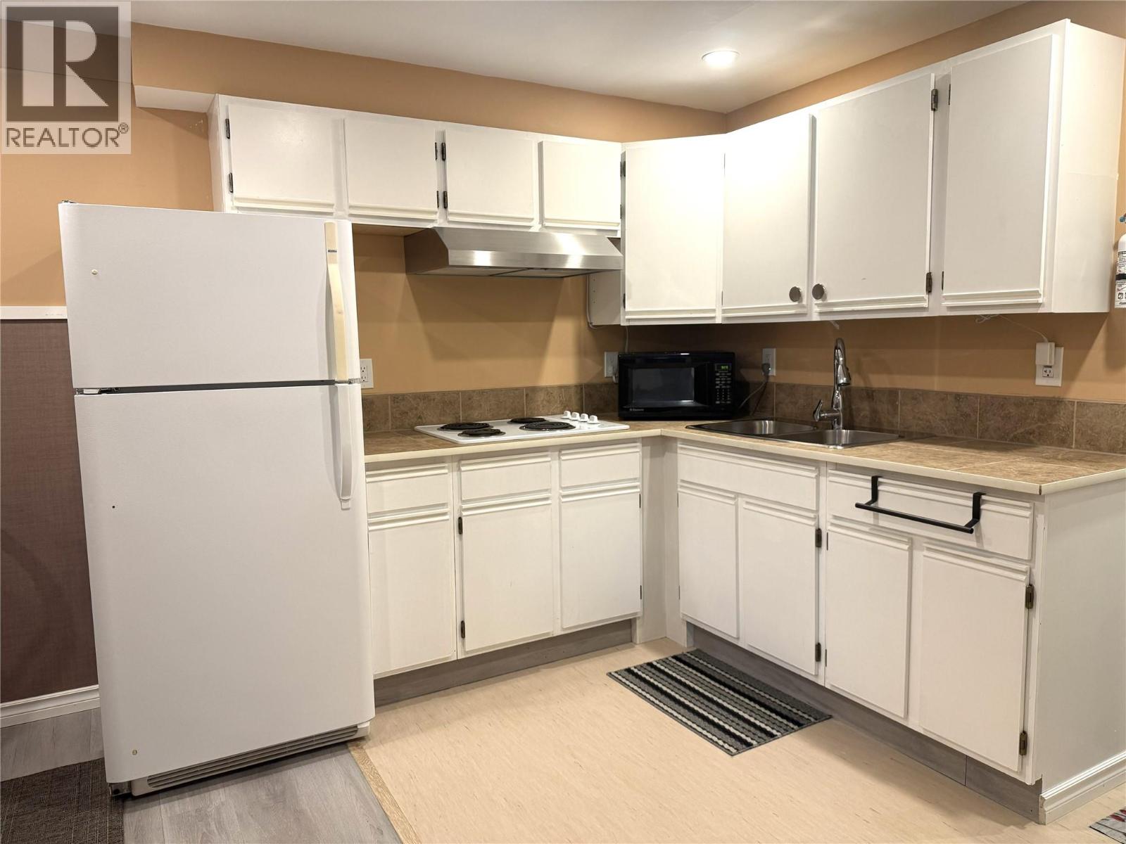 3021 Bank Road, Kamloops, British Columbia  V2B 6Z1 - Photo 17 - 10381236