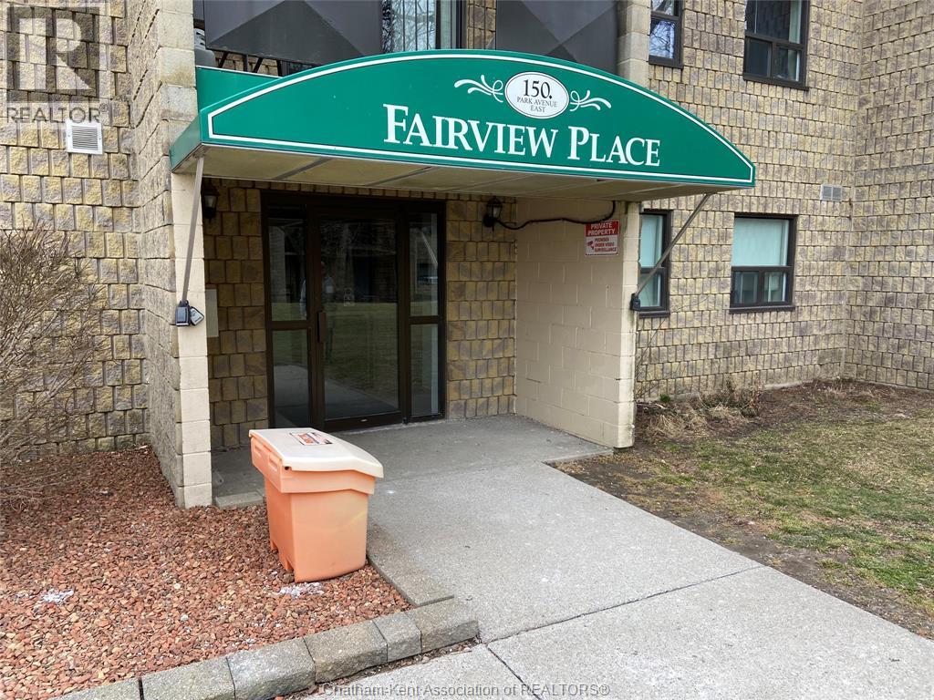 MLS# 26006833: 150 Park AVENUE East Unit# 211, Chatham, Canada